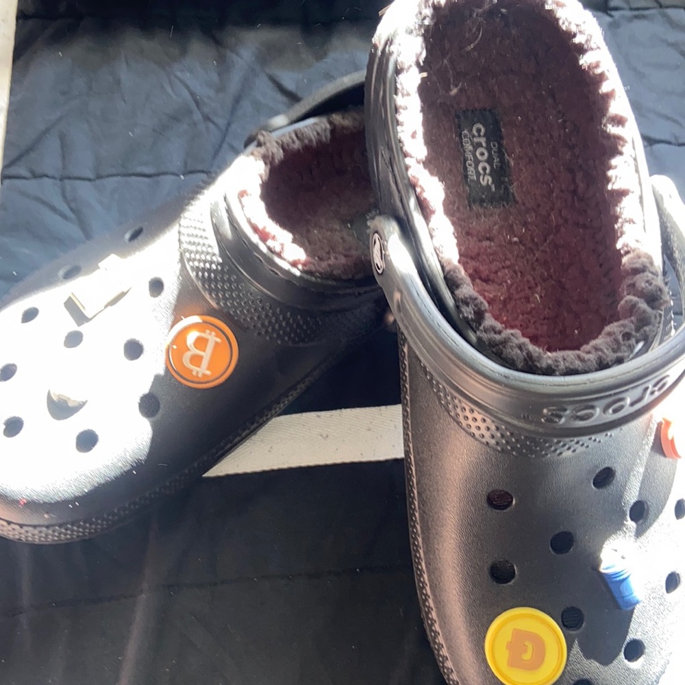 furry Crocs - Men’s 8